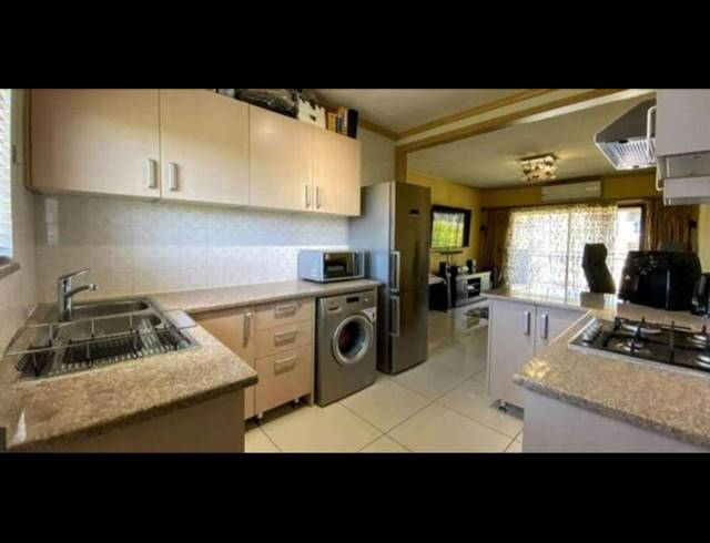 2 BEDROOM PROPERTY TO RENT IN NOORDWYK